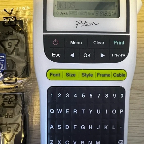 Brother P-Touch Label Maker - Picture 2 of 2
